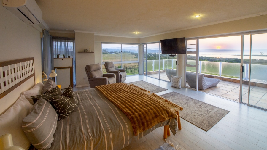 9 Bedroom Property for Sale in Poortjies Western Cape